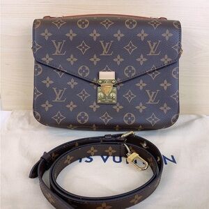 Louis Vuitton metis crossbody bags